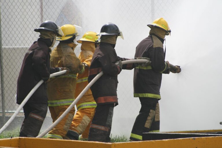 firemen-758469_1280